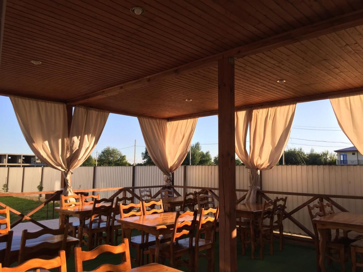 Solomon Hotel Alakhadze Екстериор снимка