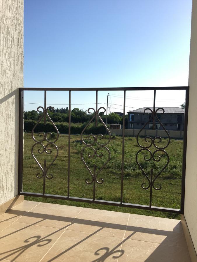 Solomon Hotel Alakhadze Екстериор снимка
